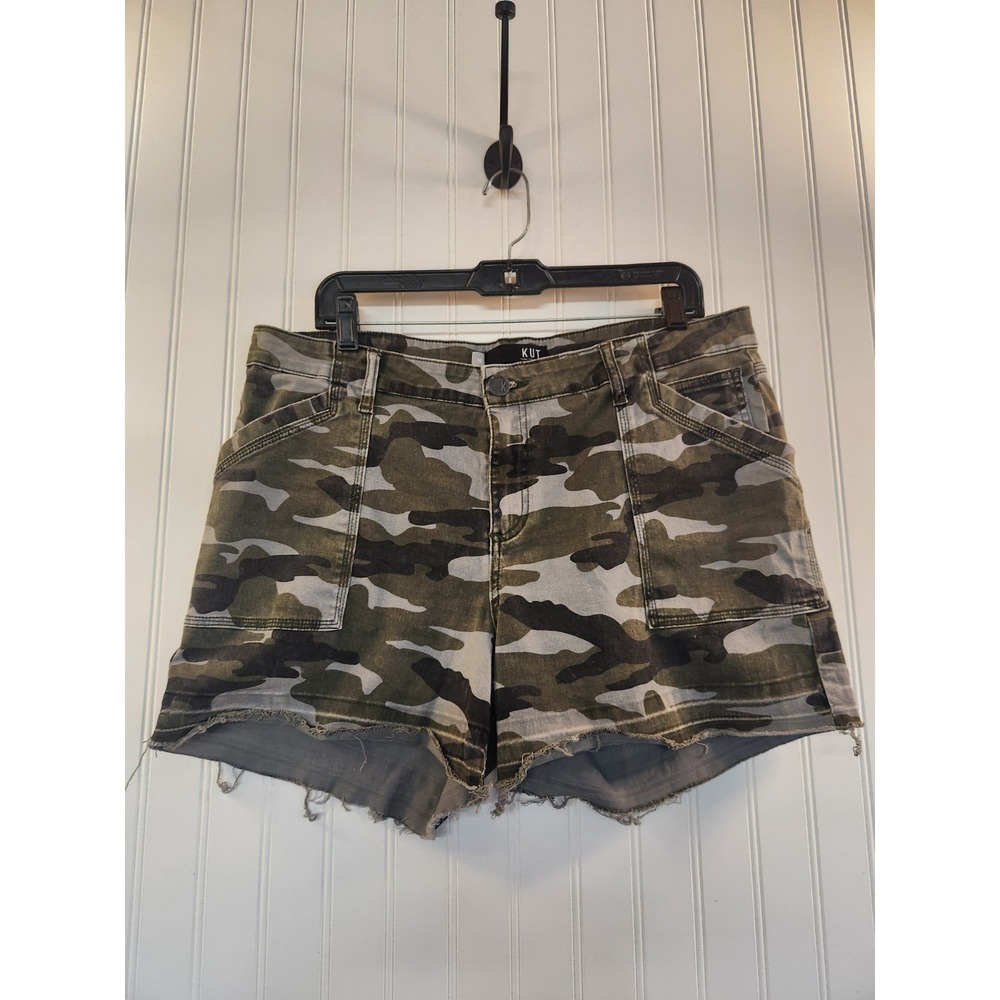 Kut Women's Green Camo Army‎ Cut Off Short Size 16 W36"x17"L Grunge Y2K Brat 90s